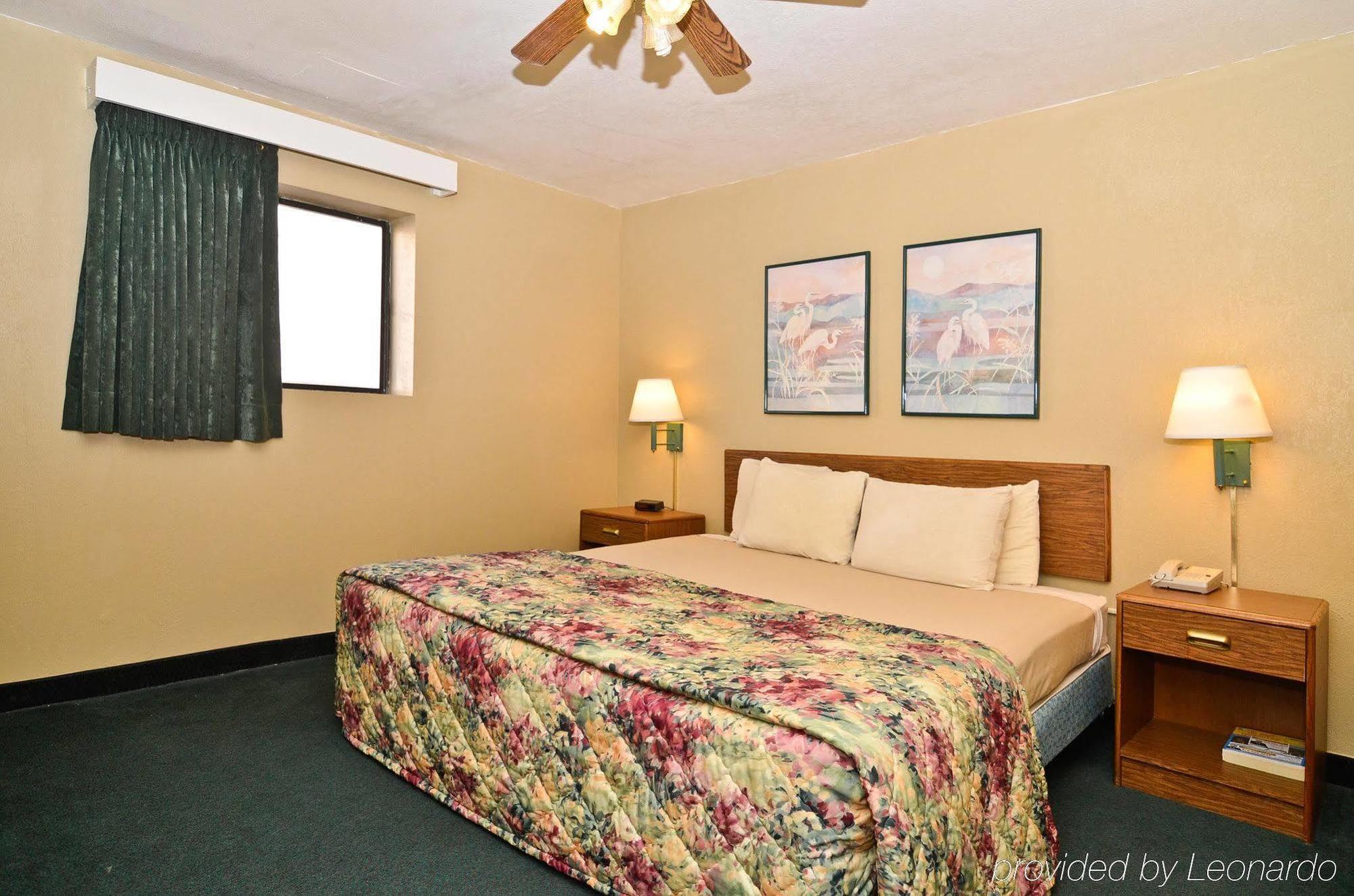 Comfort Inn カンザスシティ 部屋 写真