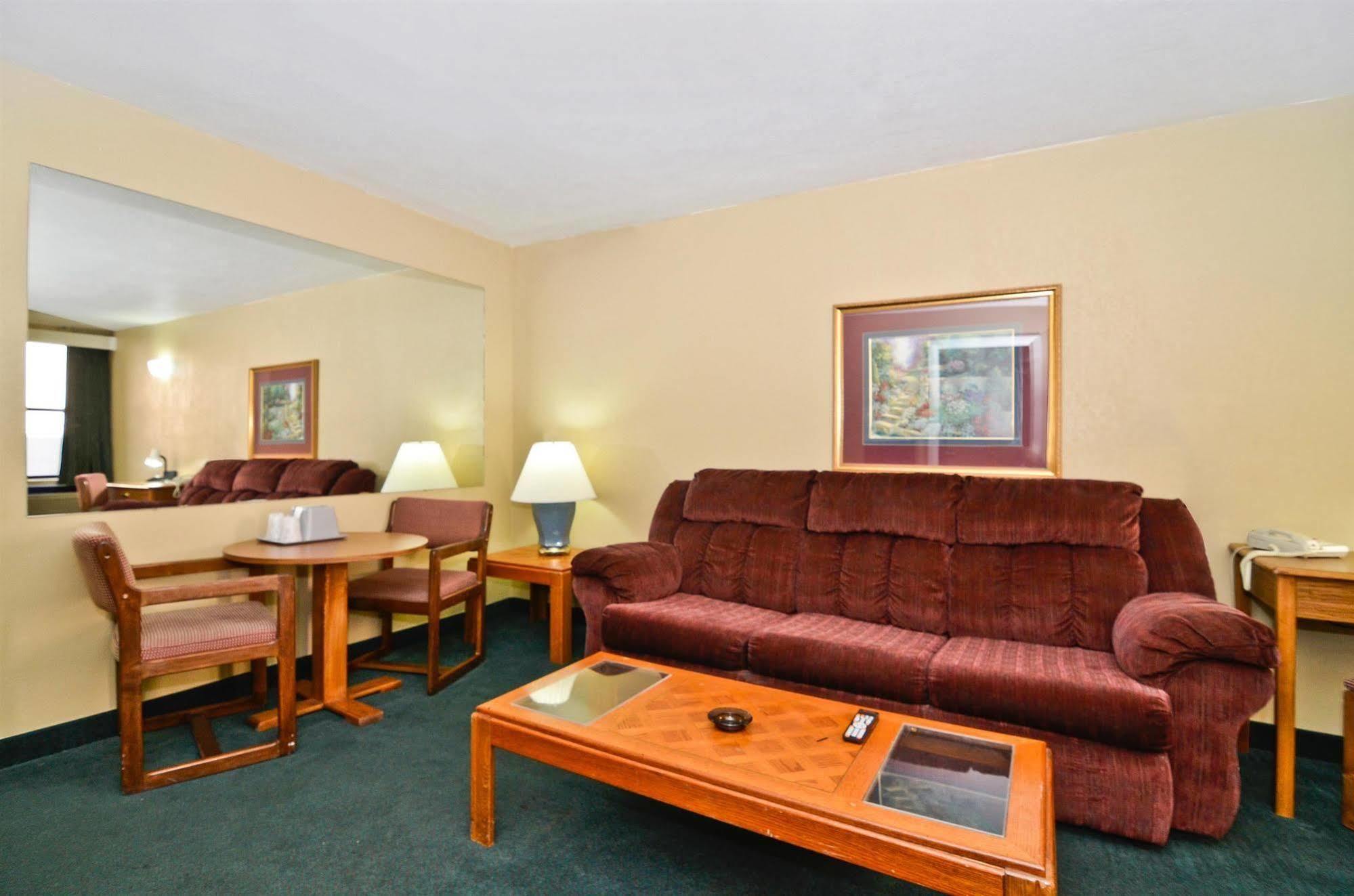 Comfort Inn カンザスシティ 部屋 写真
